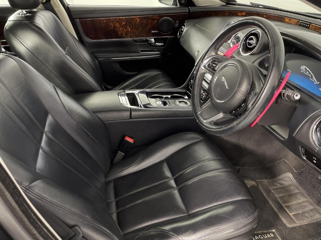 Photo '16' of Jaguar XJ