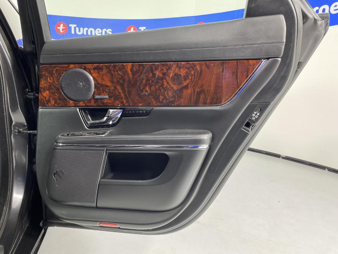 Photo '19' of Jaguar XJ