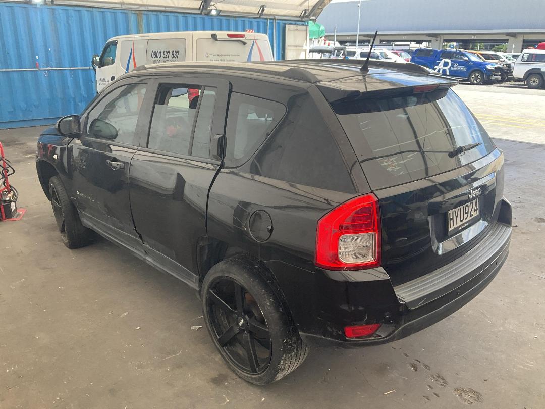 Photo '12' of Jeep Compass Photo '12' of Jeep Compass