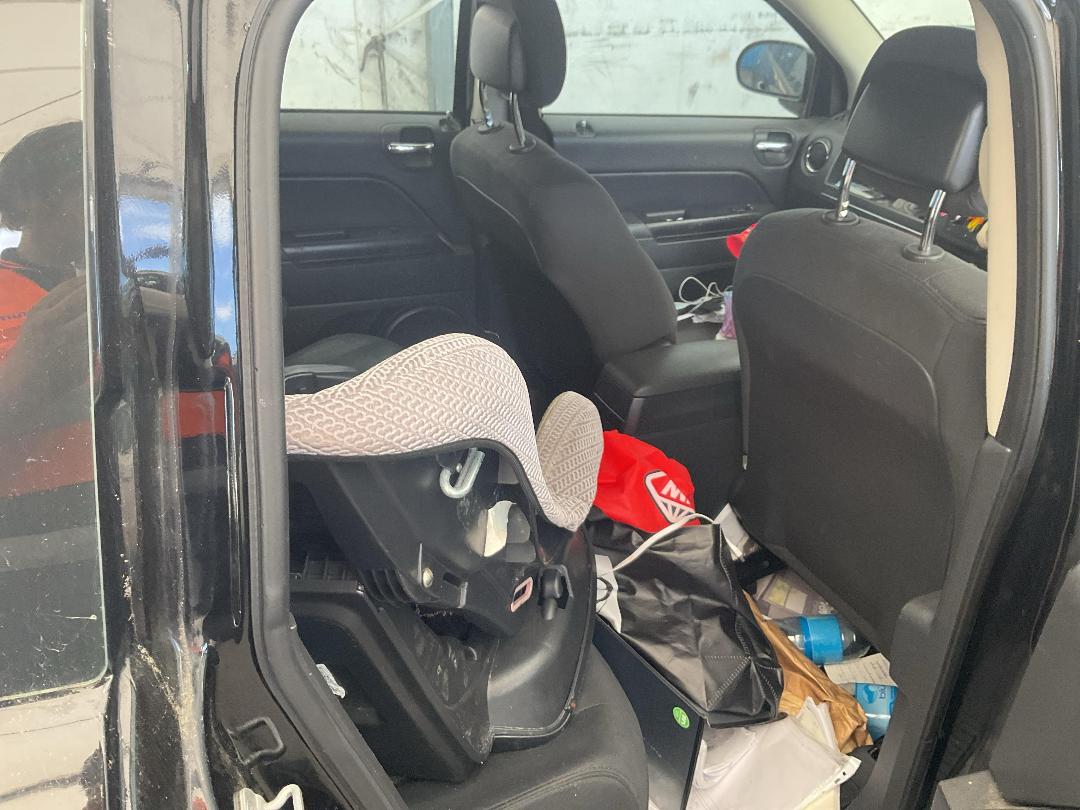 Photo '24' of Jeep Compass Photo '24' of Jeep Compass