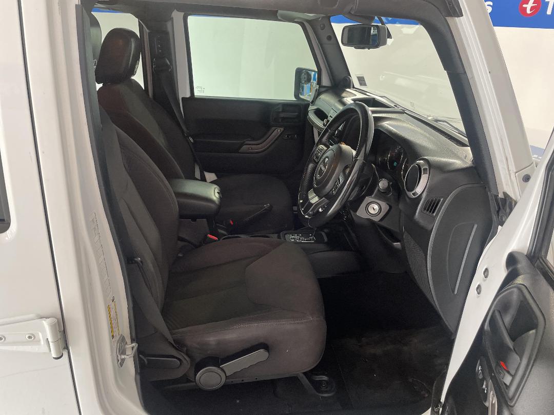 Photo '16' of Jeep Wrangler Photo '16' of Jeep Wrangler