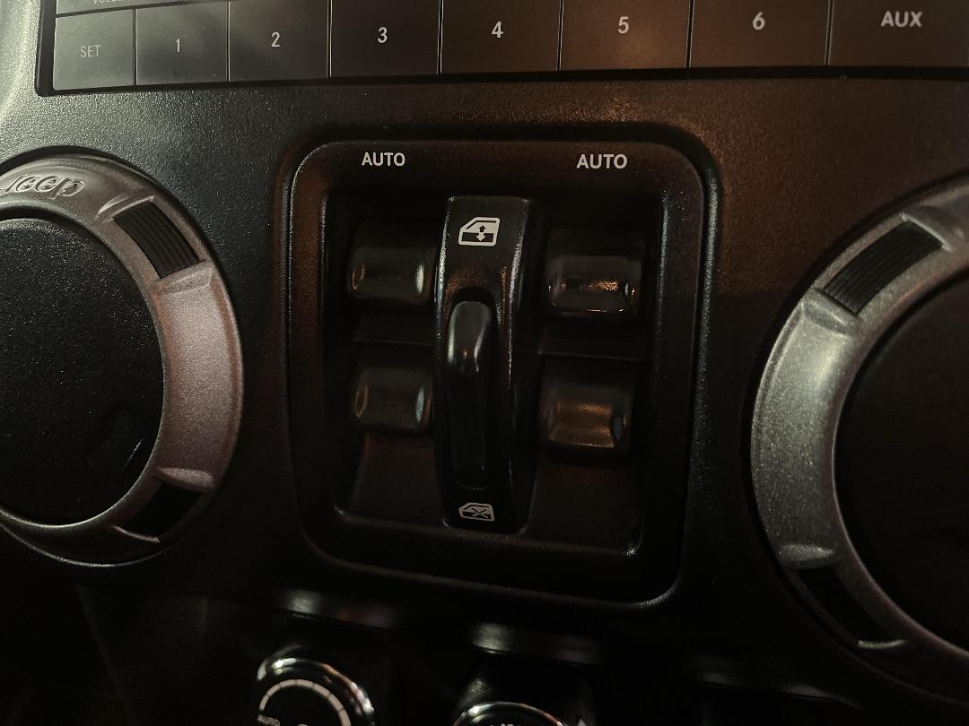 Photo '28' of Jeep Wrangler Photo '28' of Jeep Wrangler