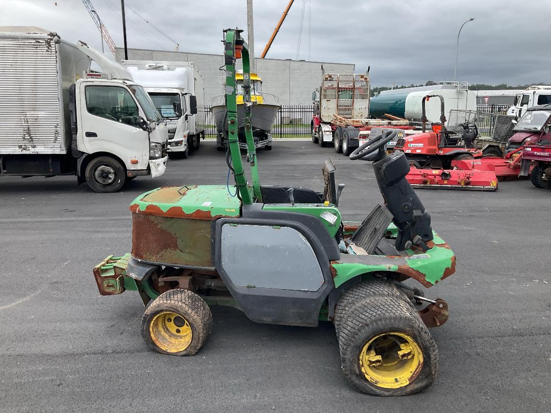 Photo '4' of JOHN DEERE 1445 Mower Photo '4' of JOHN DEERE 1445 Mower