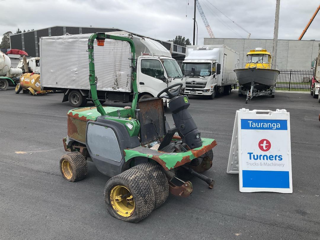 Photo '3' of JOHN DEERE 1445 Mower Photo '3' of JOHN DEERE 1445 Mower