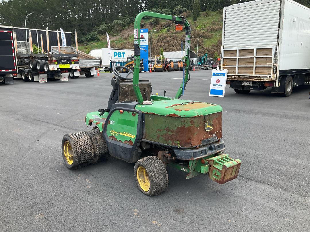Photo '7' of JOHN DEERE 1445 Mower Photo '7' of JOHN DEERE 1445 Mower