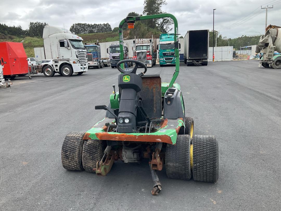 Photo '11' of JOHN DEERE 1445 Mower Photo '11' of JOHN DEERE 1445 Mower