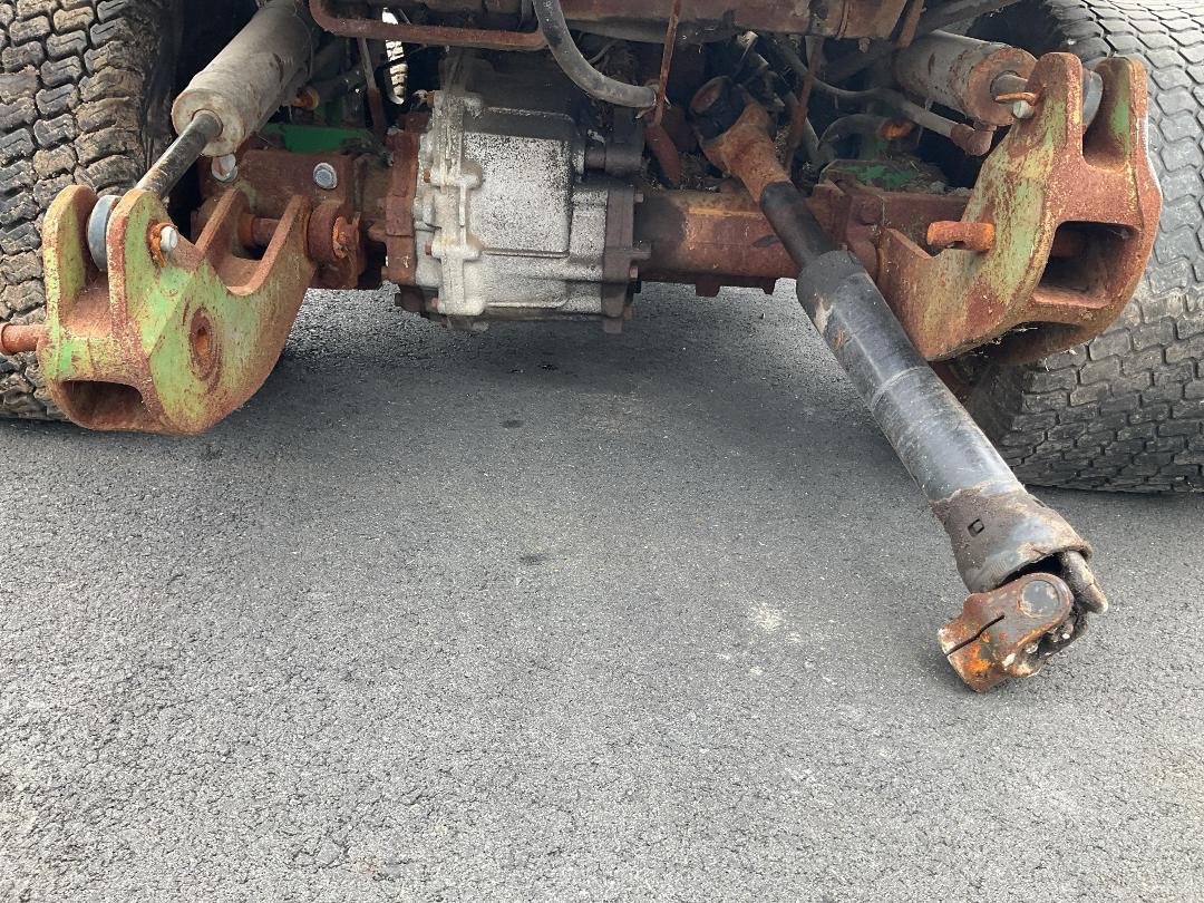 Photo '17' of JOHN DEERE 1445 Mower Photo '17' of JOHN DEERE 1445 Mower