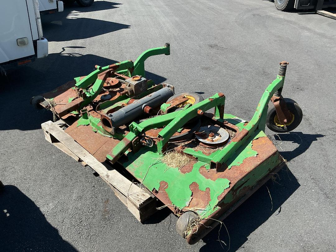 Photo '13' of JOHN DEERE 1445 Mower Photo '13' of JOHN DEERE 1445 Mower