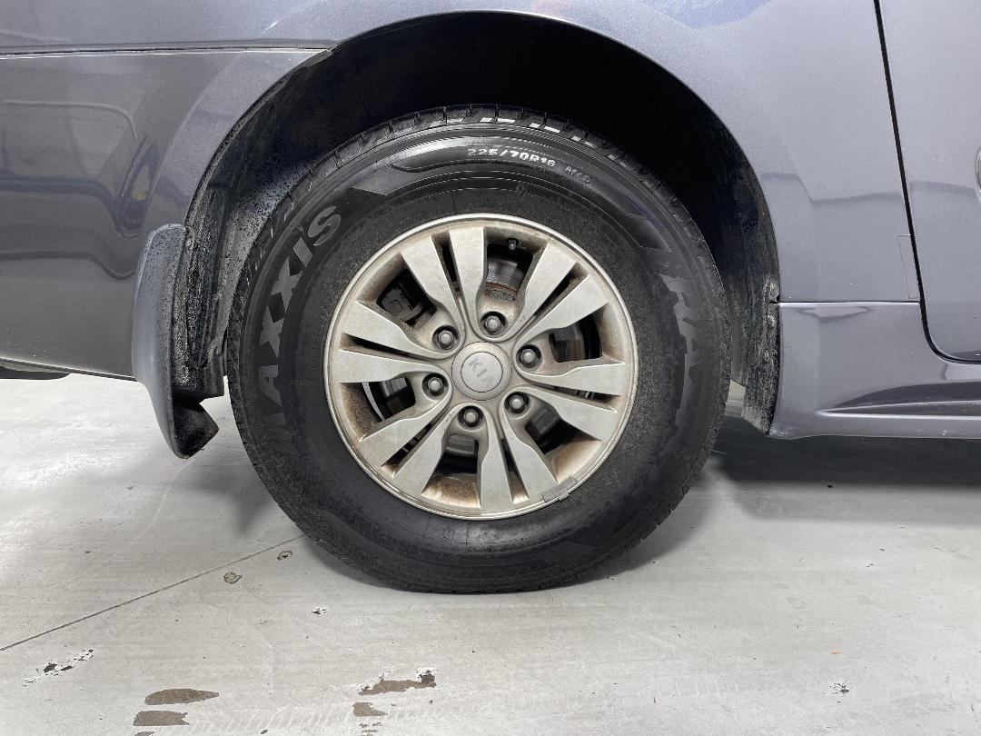 Photo '12' of KIA Carnival