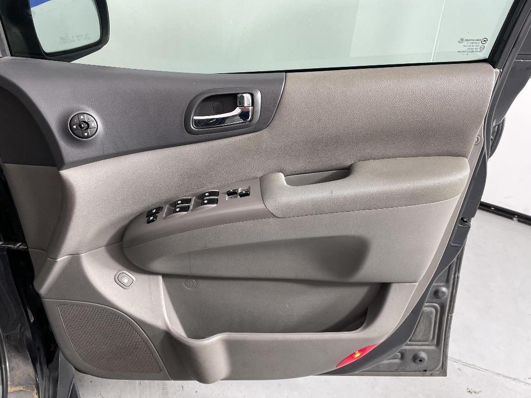 Photo '15' of KIA Carnival