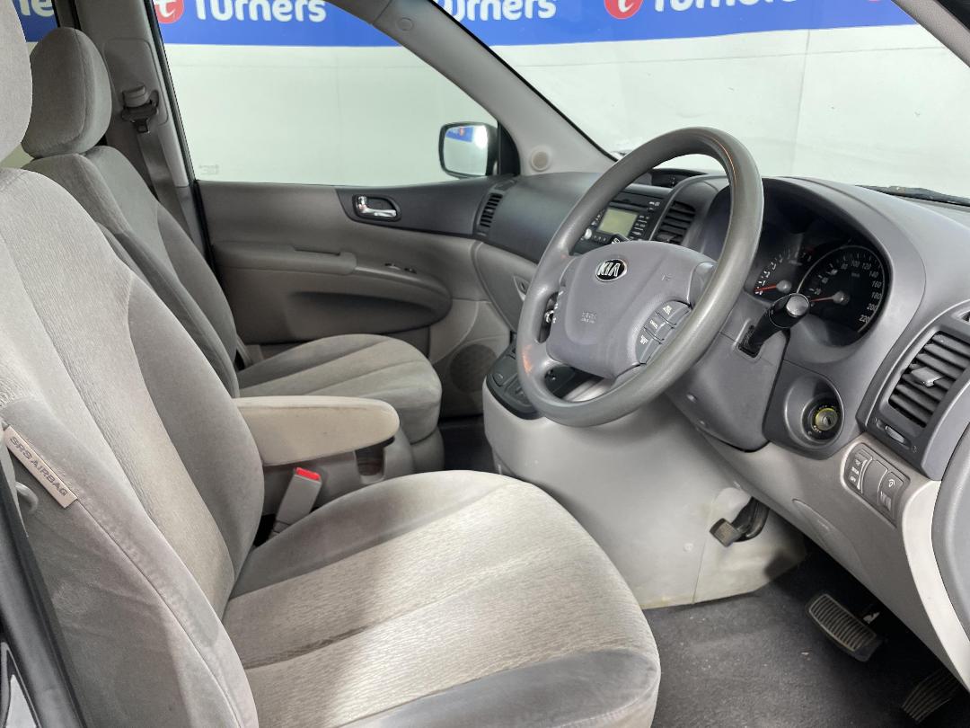 Photo '16' of KIA Carnival