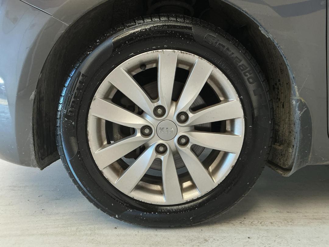 Photo '8' of KIA Cerato EX Photo '8' of KIA Cerato EX