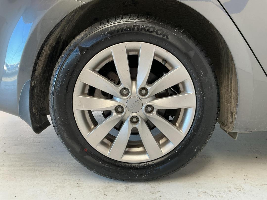 Photo '10' of KIA Cerato EX Photo '10' of KIA Cerato EX