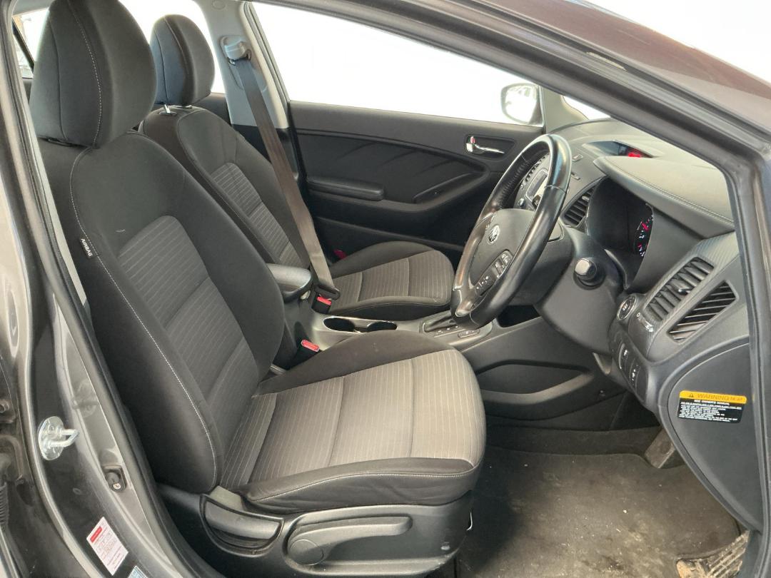 Photo '14' of KIA Cerato EX Photo '14' of KIA Cerato EX