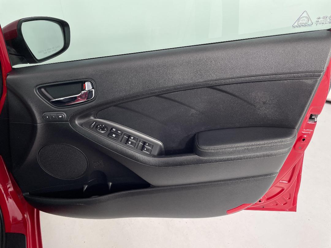 Photo '15' of KIA Cerato