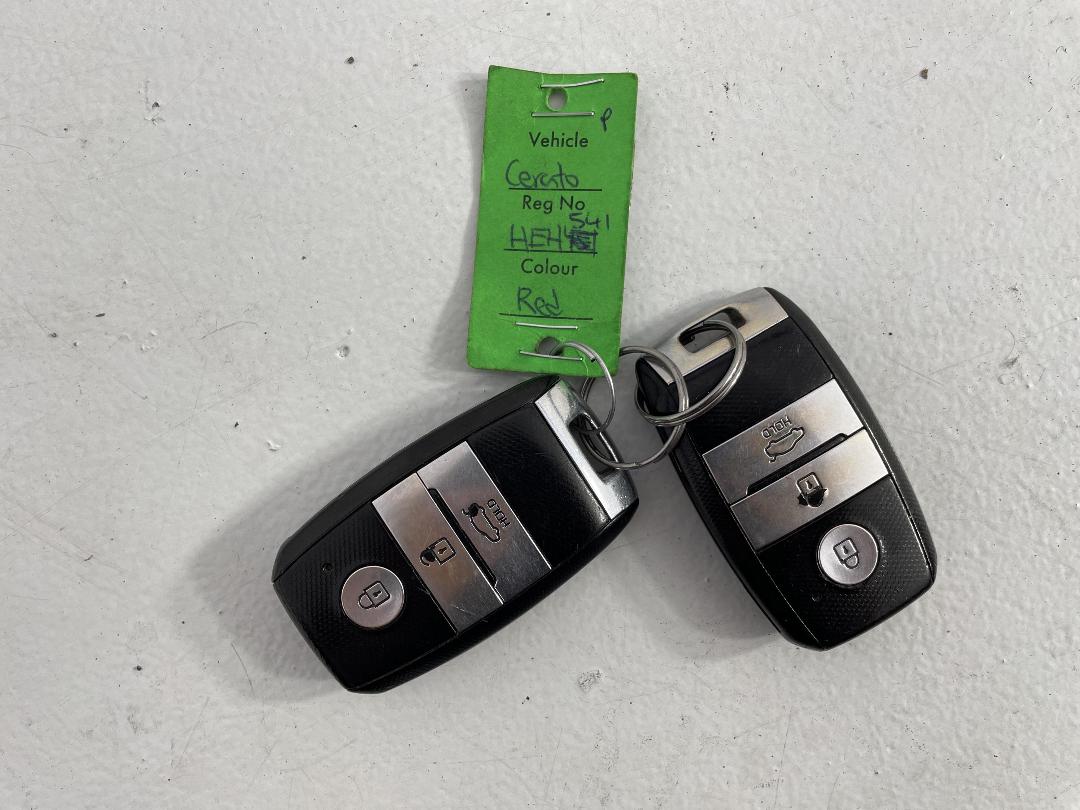 Photo '22' of KIA Cerato