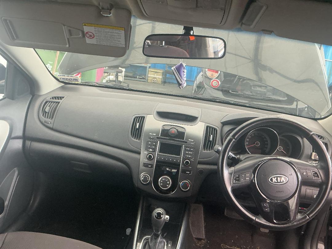 Photo '23' of KIA Cerato EX