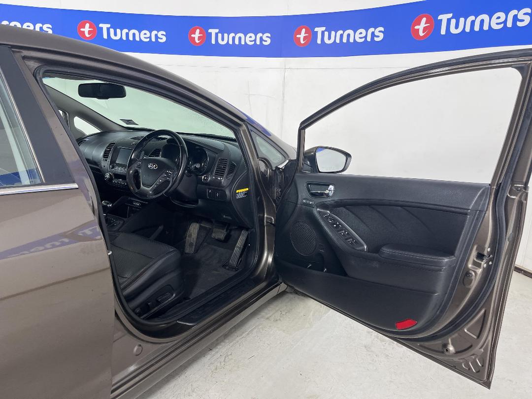 Photo '15' of KIA Cerato