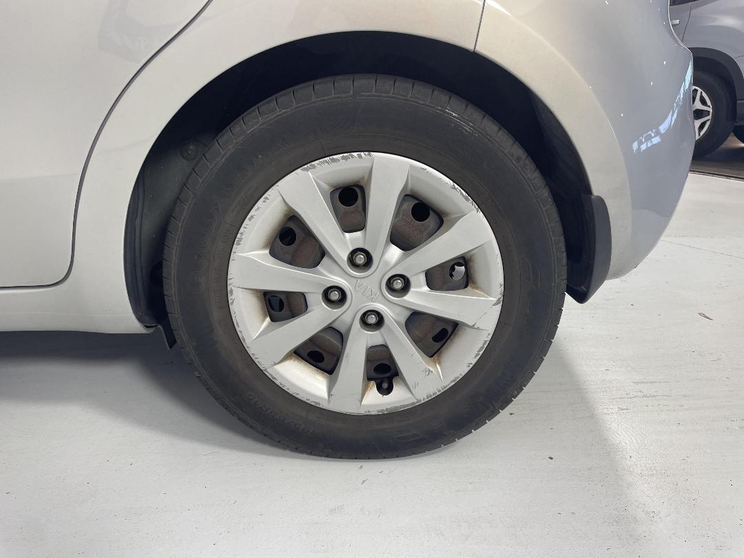 Photo '11' of KIA RIO Photo '11' of KIA RIO