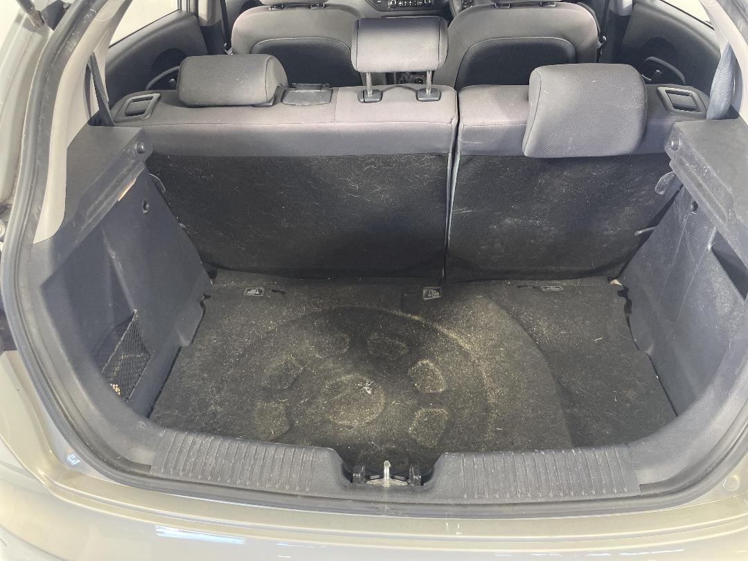 Photo '14' of KIA RIO Photo '14' of KIA RIO