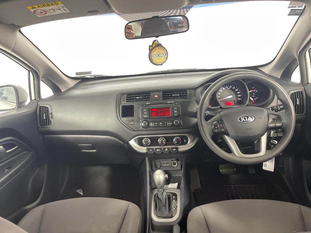 Photo '17' of KIA RIO Photo '17' of KIA RIO