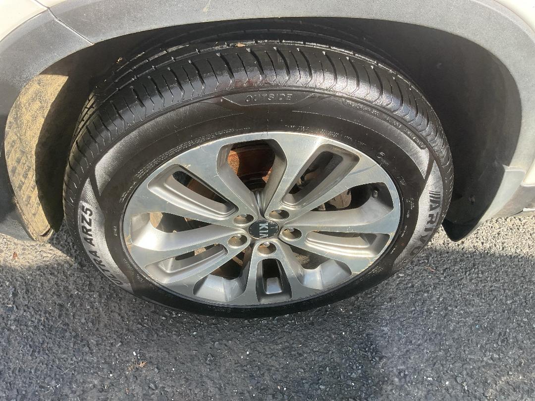 Photo '8' of KIA Sorento