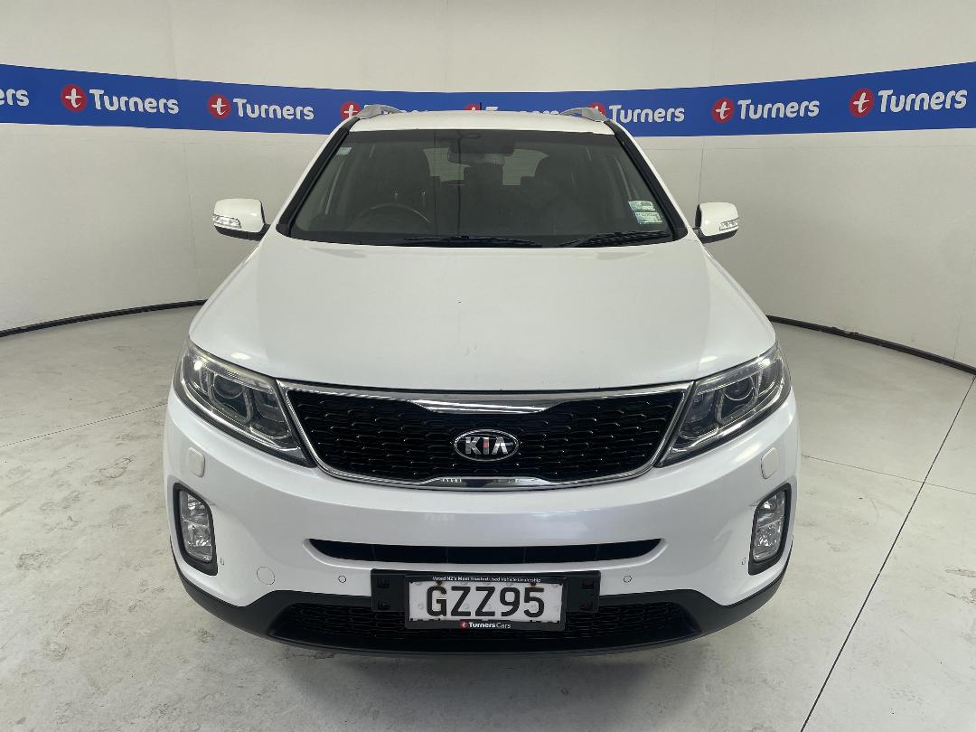 Photo '2' of KIA Sorento Photo '2' of KIA Sorento