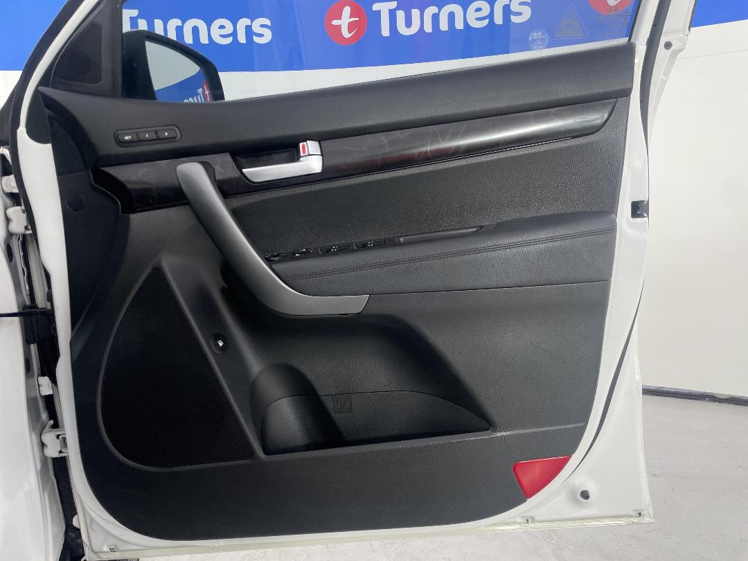 Photo '15' of KIA Sorento Photo '15' of KIA Sorento