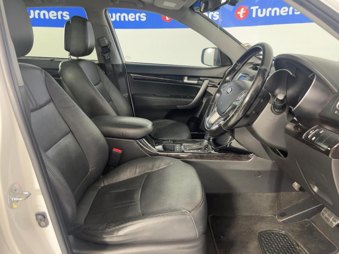 Photo '16' of KIA Sorento