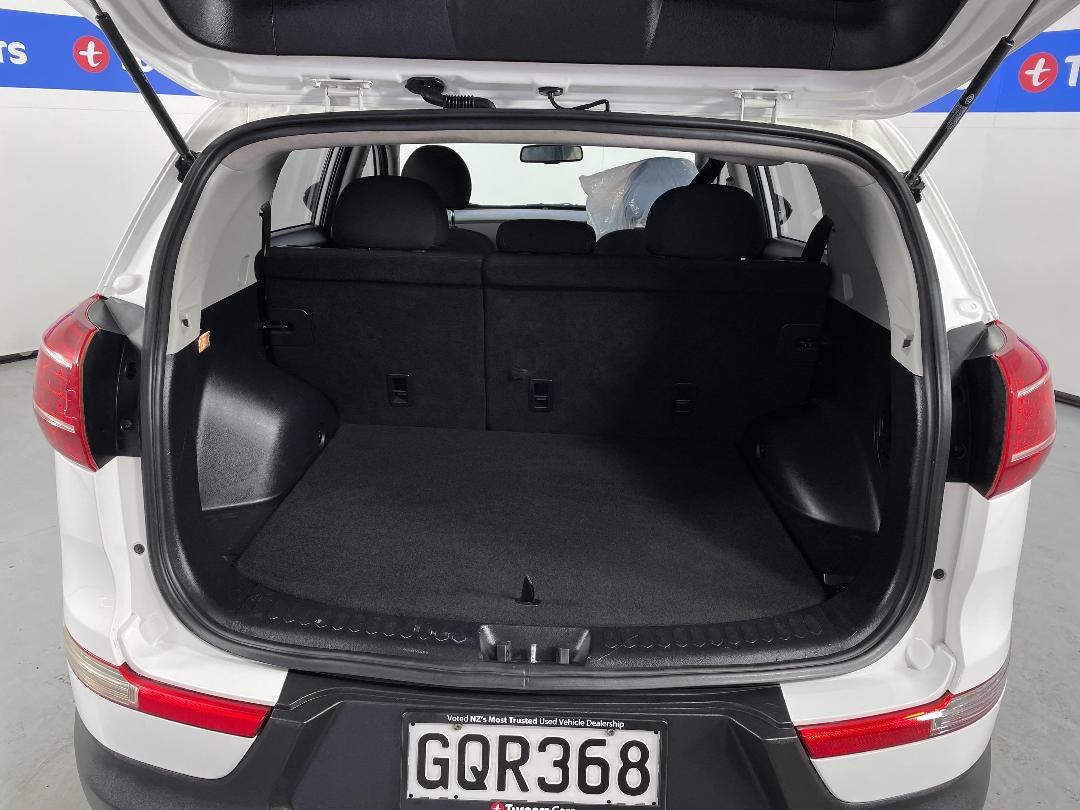 Photo '14' of KIA Sportage Photo '14' of KIA Sportage