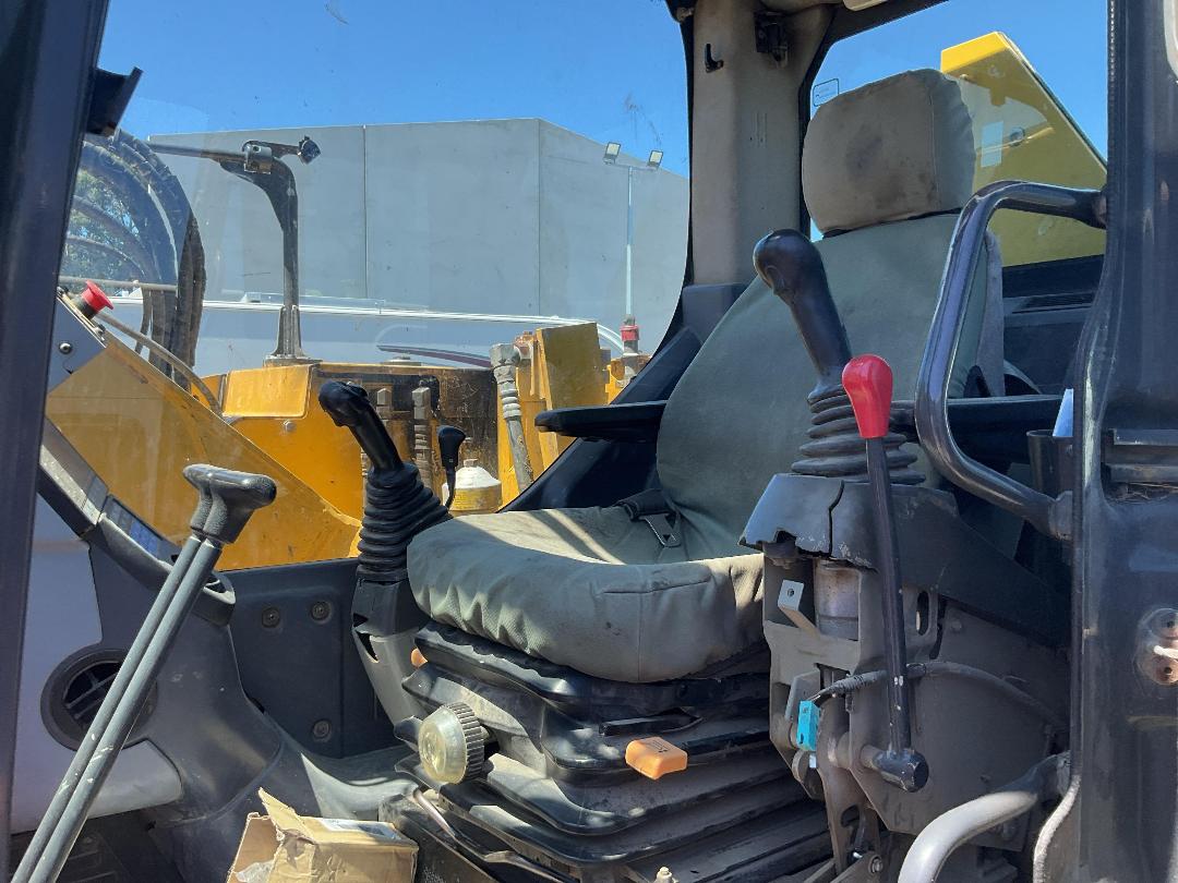 Photo '17' of Komatsu PC138 Excavator