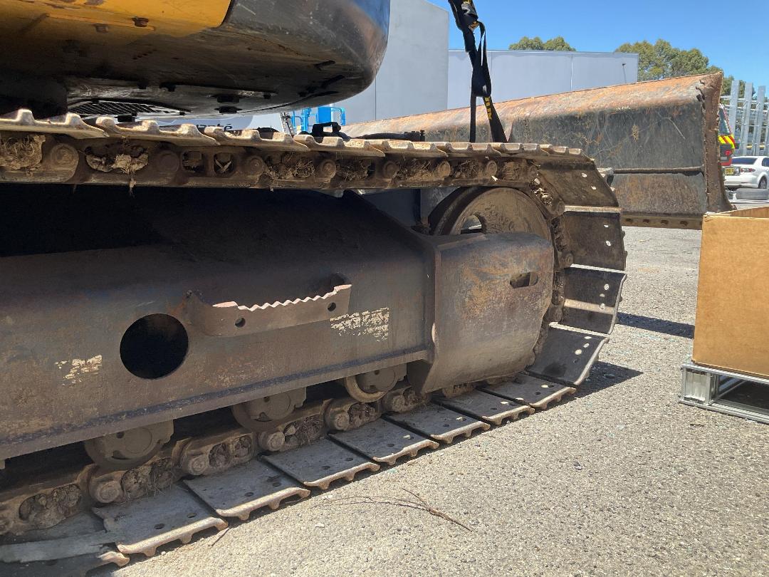 Photo '28' of Komatsu PC138 Excavator