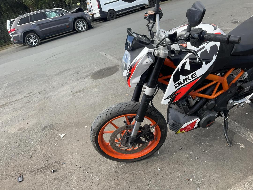 Photo '15' of KTM 390 Duke Photo '15' of KTM 390 Duke