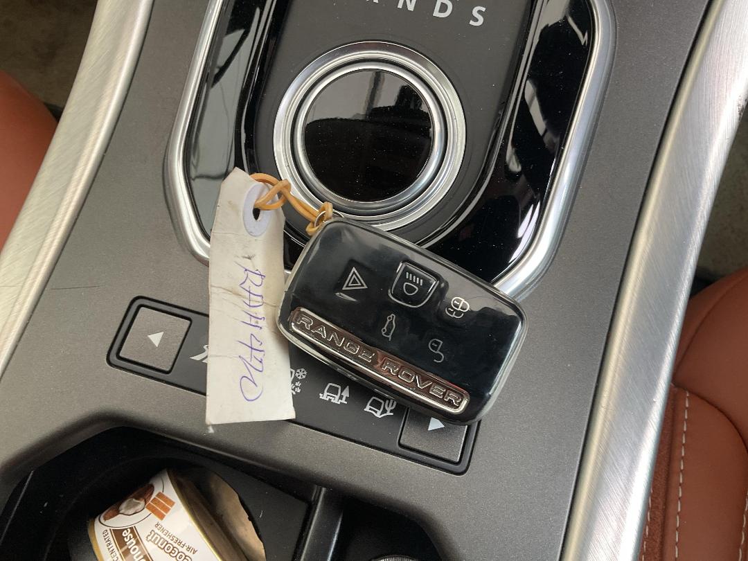 Photo '17' of Land Rover Evoque Rangerover Photo '17' of Land Rover Evoque Rangerover