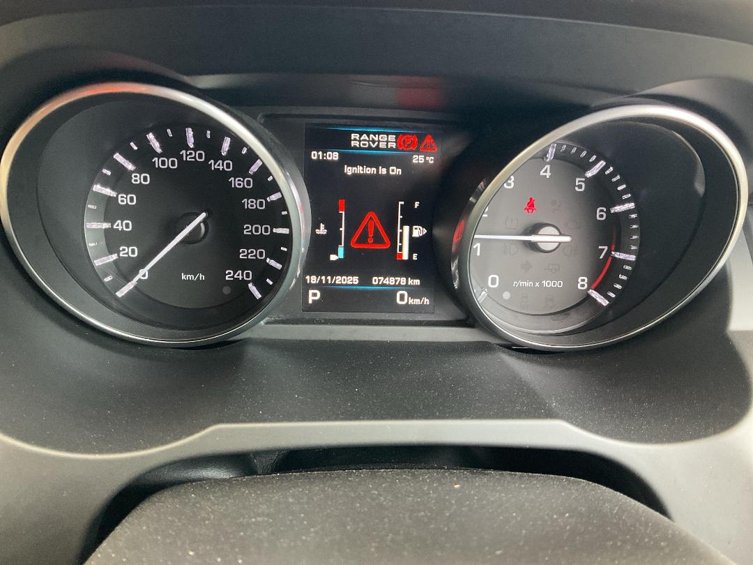 Photo '18' of Land Rover Evoque Rangerover Photo '18' of Land Rover Evoque Rangerover