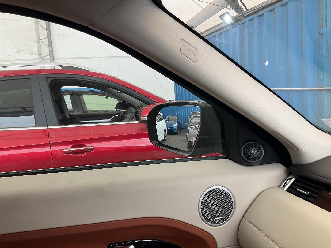 Photo '22' of Land Rover Evoque Rangerover Photo '22' of Land Rover Evoque Rangerover