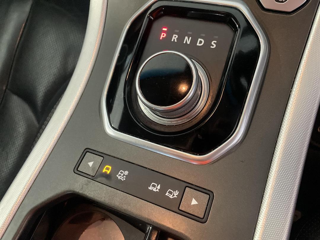 Photo '32' of Land Rover Range Rover Evoque Photo '32' of Land Rover Range Rover Evoque