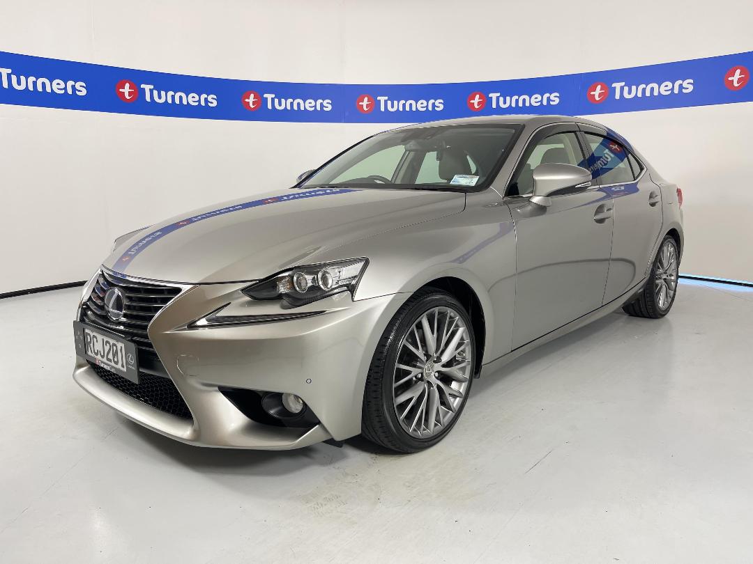 Photo '4' of Lexus IS300H