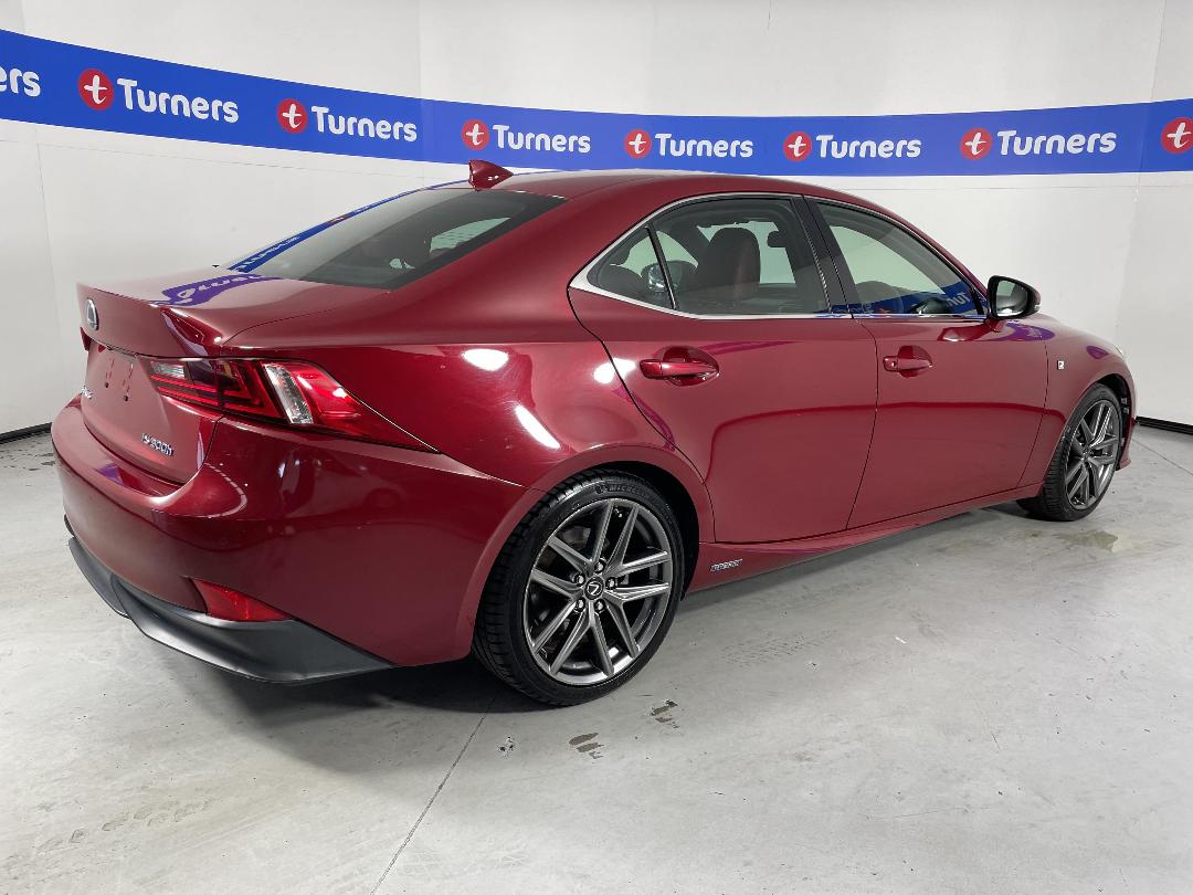 Photo '7' of Lexus IS300H Photo '7' of Lexus IS300H