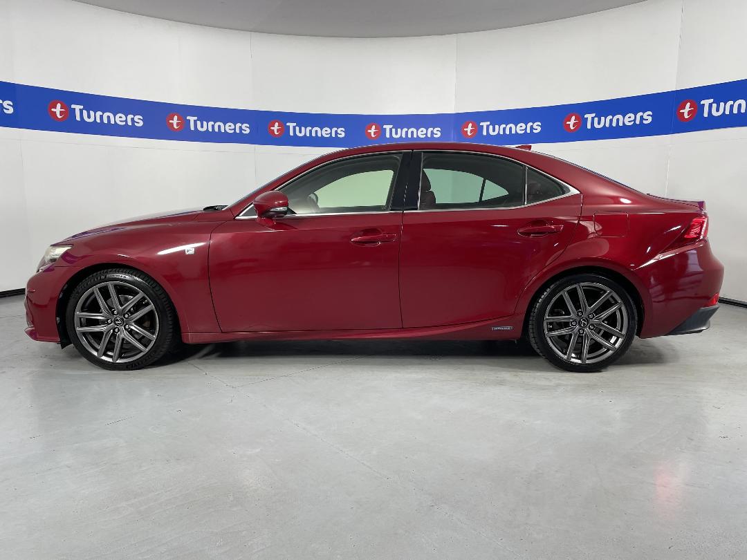 Photo '24' of Lexus IS300H Photo '24' of Lexus IS300H