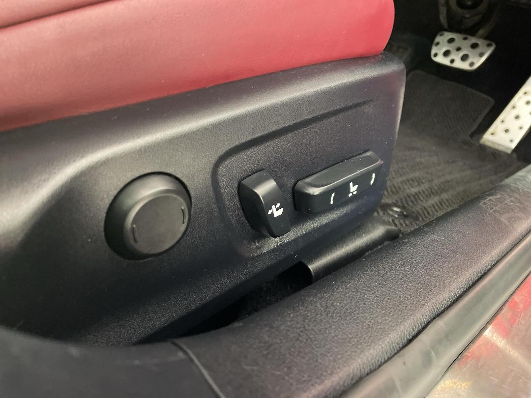 Photo '26' of Lexus IS300H Photo '26' of Lexus IS300H