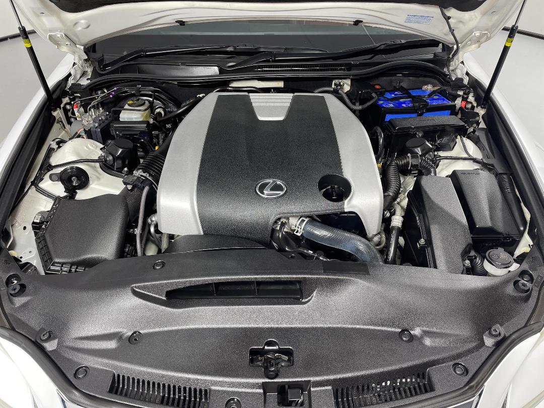 Photo '13' of Lexus IS350