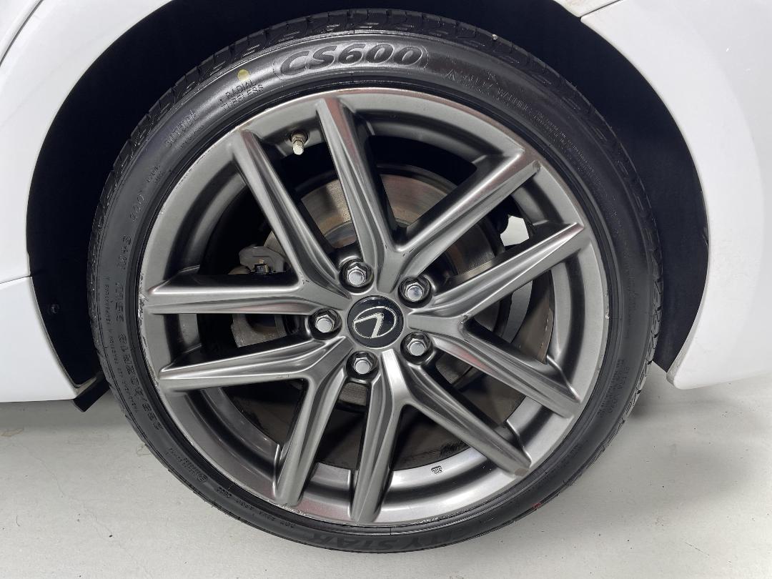 Photo '11' of Lexus IS350