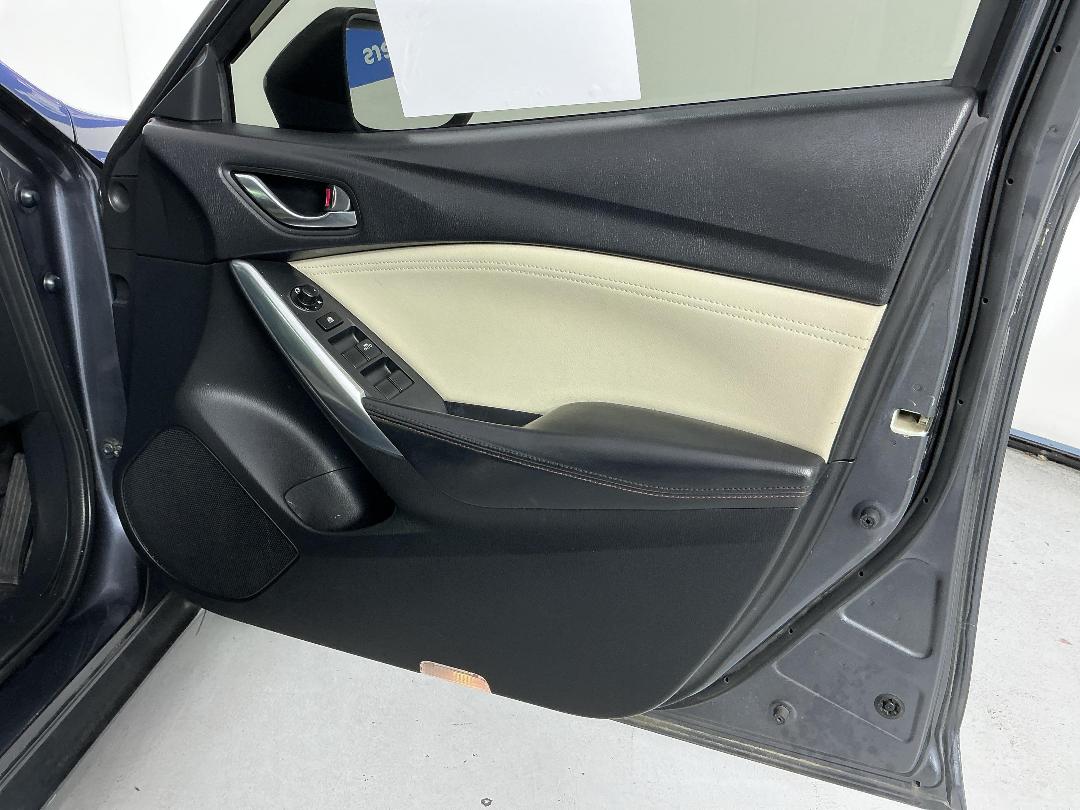 Photo '13' of Mazda Atenza Photo '13' of Mazda Atenza