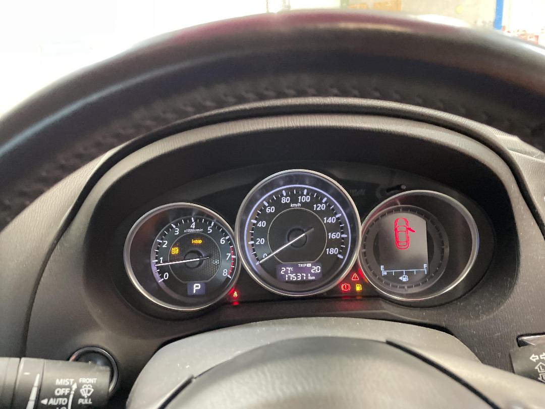 Photo '8' of Mazda Atenza