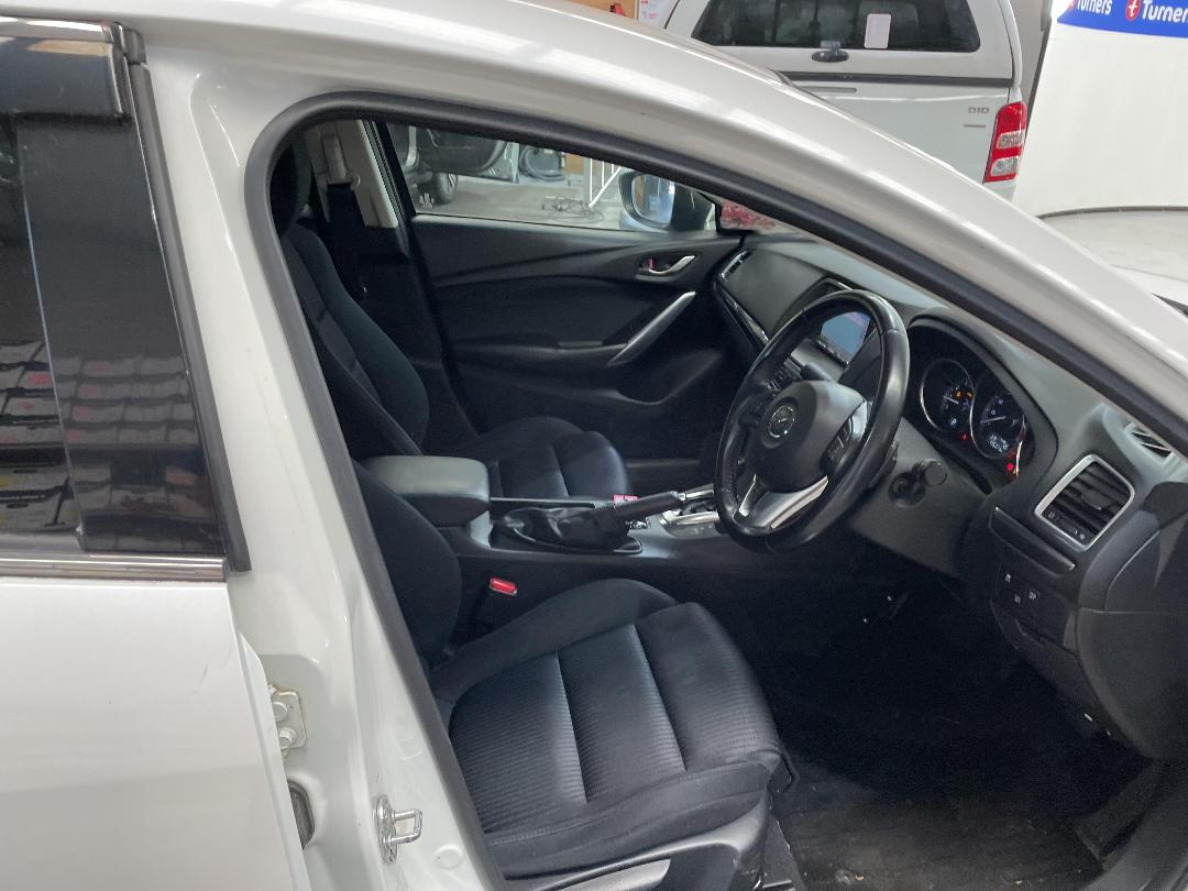 Photo '7' of Mazda Atenza