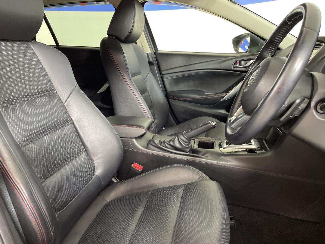 Photo '16' of Mazda Atenza