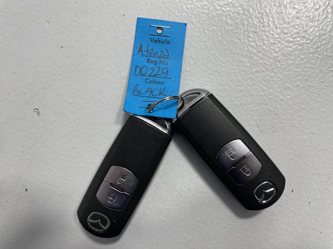 Photo '22' of Mazda Atenza