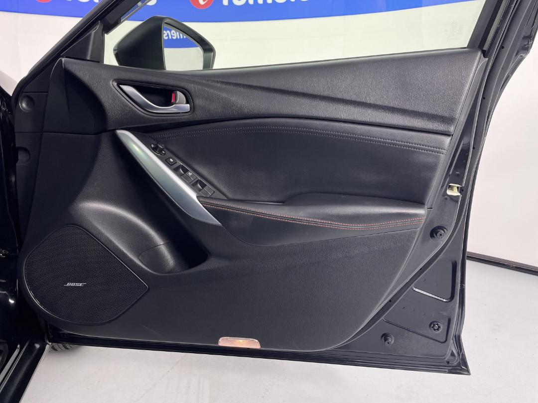 Photo '15' of Mazda Atenza