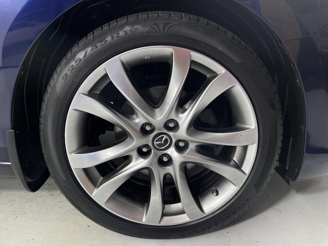 Photo '9' of Mazda Atenza